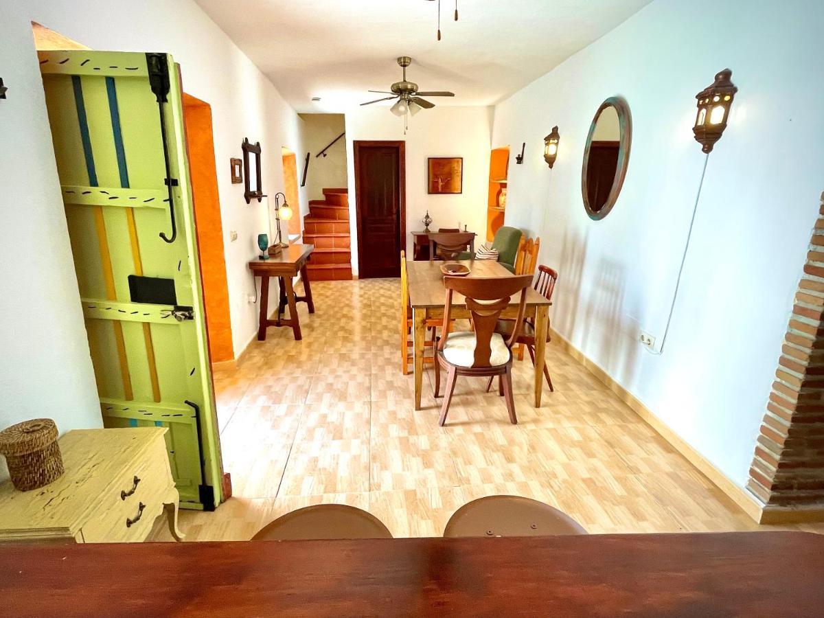 Rooftop Terrace & Panoramic Mountain View'S Villa Cutar ภายนอก รูปภาพ